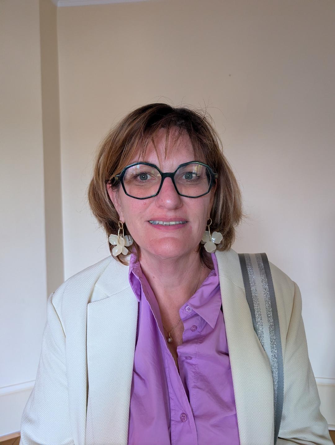 Binnaz DANISKAN Vendeuvre sur Barse